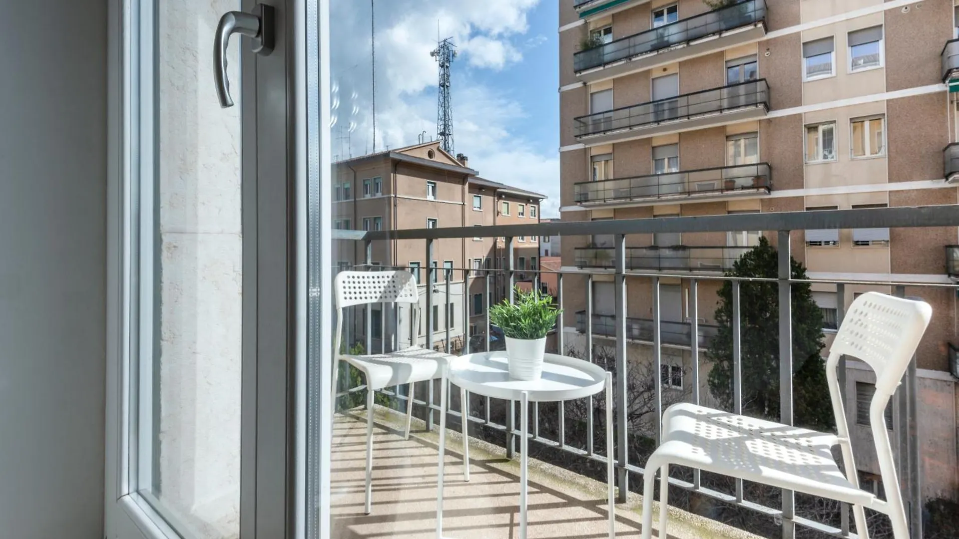 Apartment Deluxe Home Verona