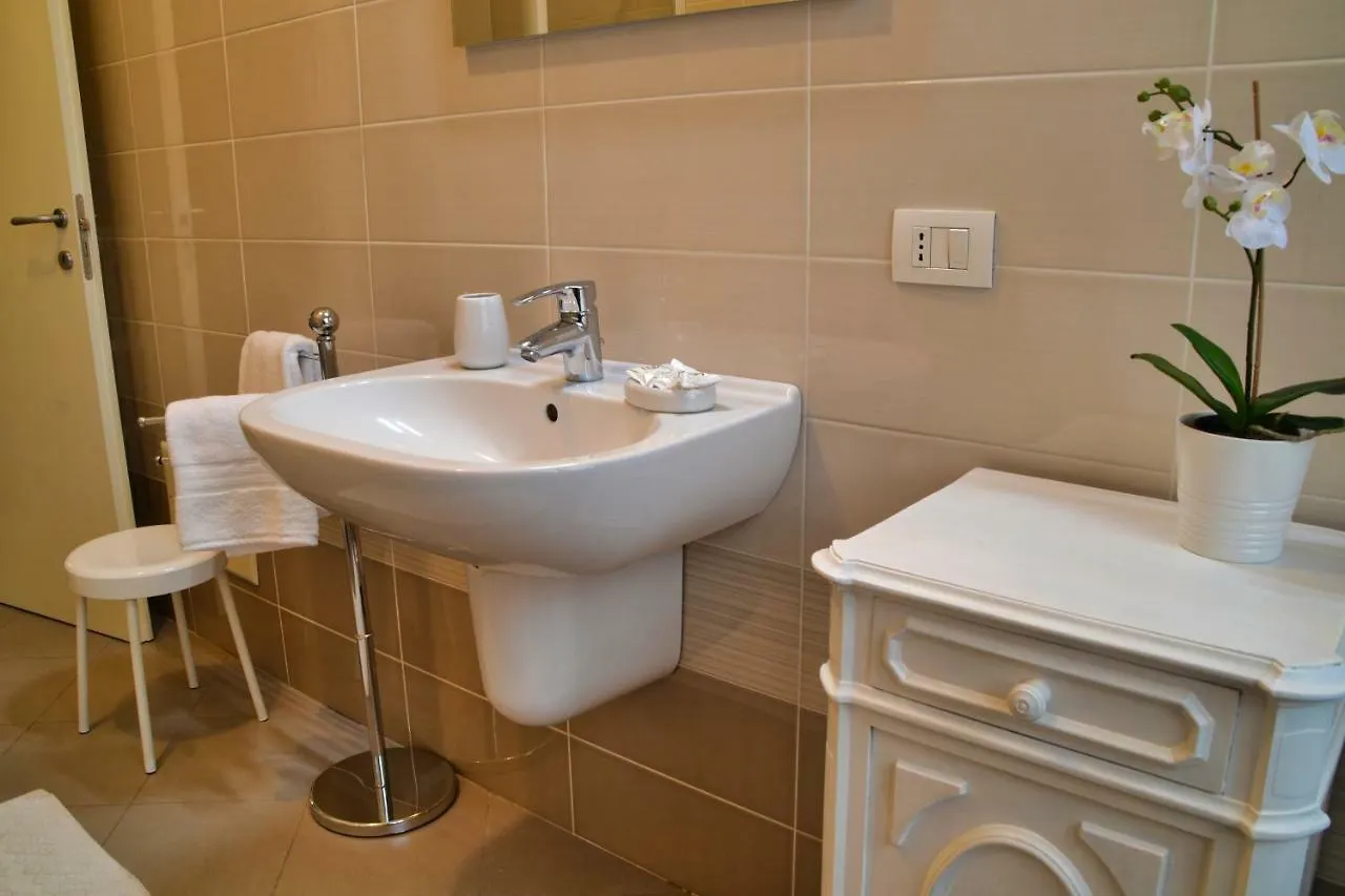 Deluxe Home Verona 0*,  Italy