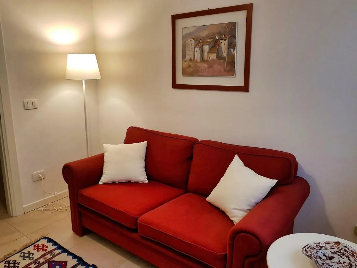 Deluxe Home Verona 0*,